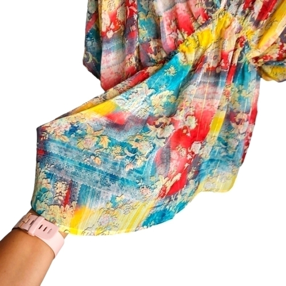 BUCKET LIST WOMENS COLORFUL TOP SIZE MEDIUM - Picture 6 of 6